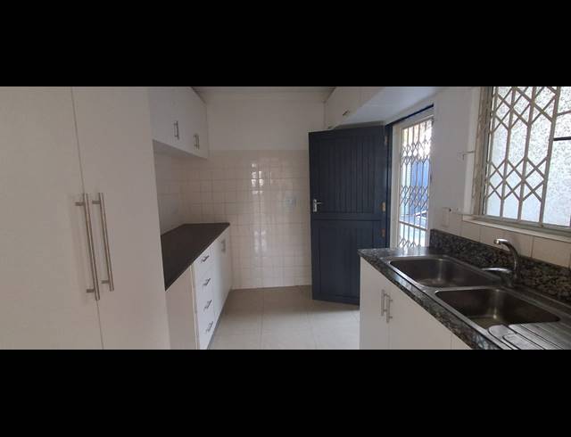 4 BEDROOM FREEHOLD TO LET IN GROVE END
